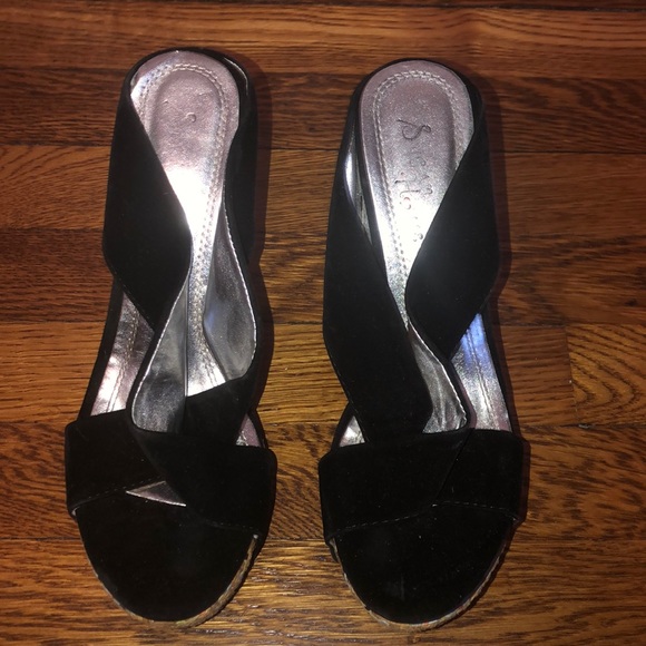 Wedges w/ Rainbow Colored Bottom Size 9 - Picture 7 of 7